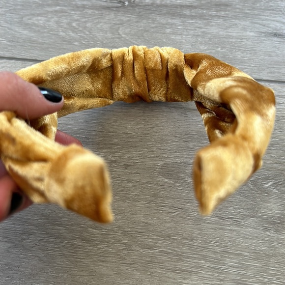 New women’s Anthropologie Headband velvet - Picture 4 of 9